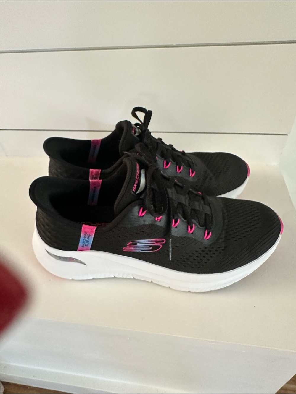 Skechers Arch Fit Slip-Ons Sneakers Like New
